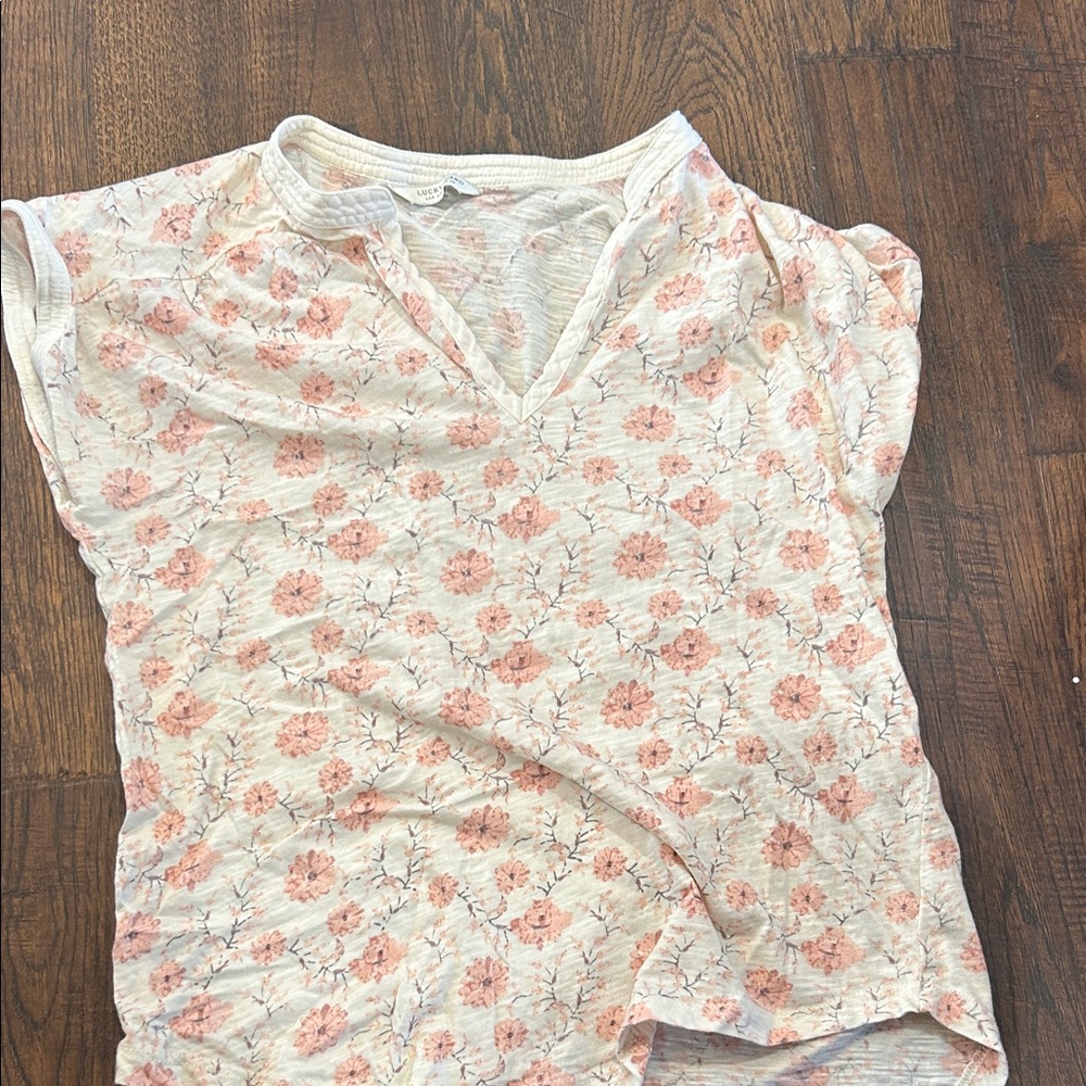 Lucky Brand White V-Neck Short Sleeve Tee with Pink Floral Pattern